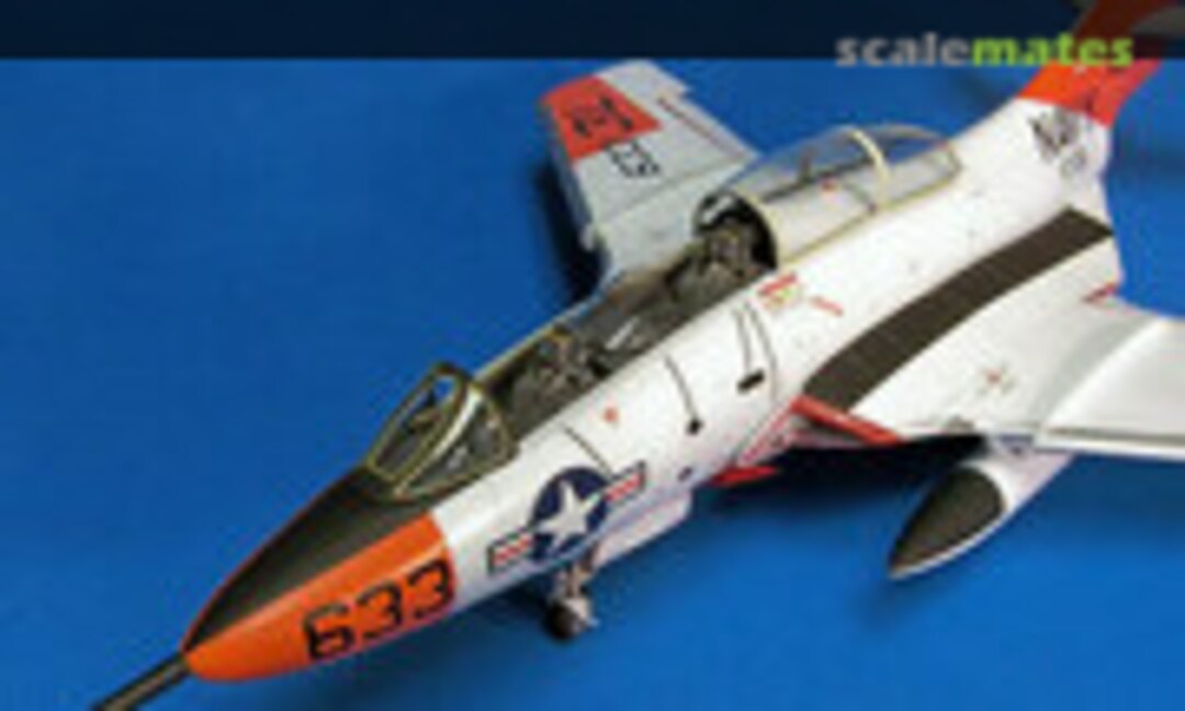 Grumman F9F-8T Cougar 1:32