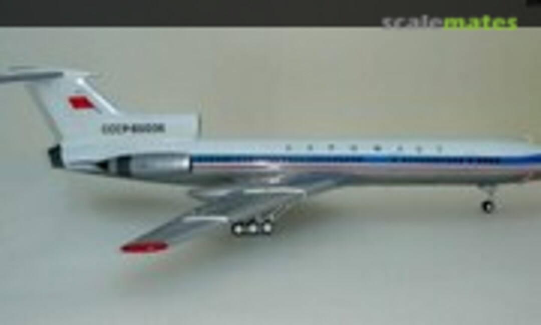 Tupolev Tu-154M 1:100