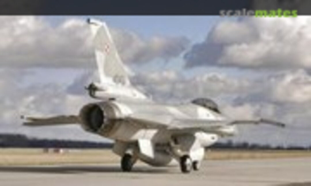 Lockheed Martin F-16C Fighting Falcon 1:32