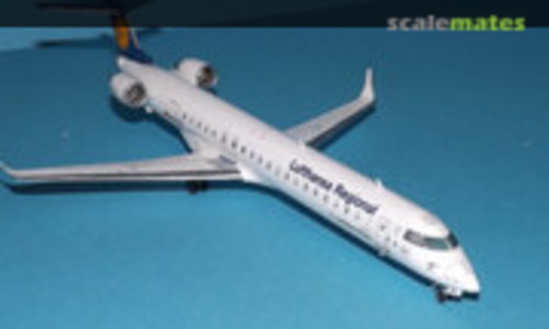 Bombardier CRJ 900 1:144