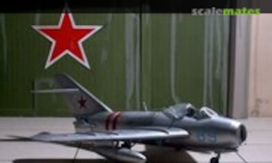 Mikoyan-Gurevich MiG-17F Fresco-C 1:48