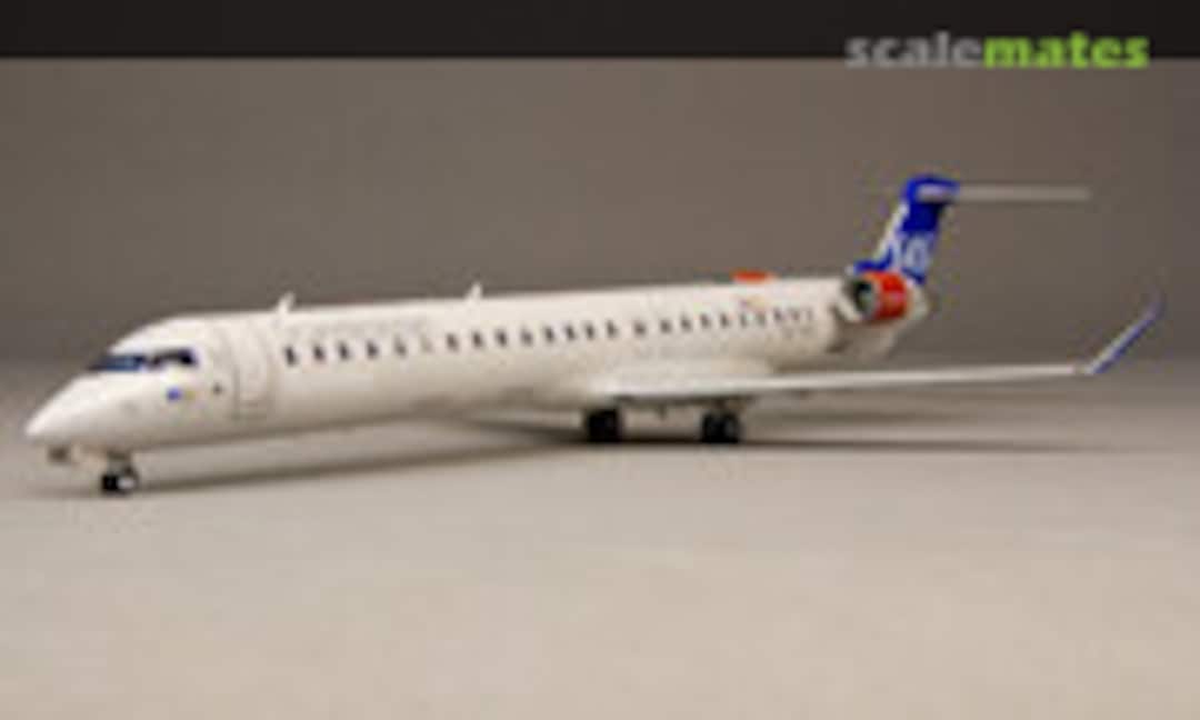 Bombardier CRJ 900 1:144