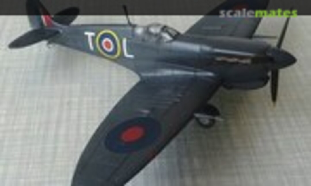 Supermarine Spitfire Mk.Vb Trop 1:72
