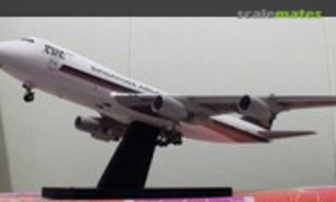 Boeing 747-400F 1:144