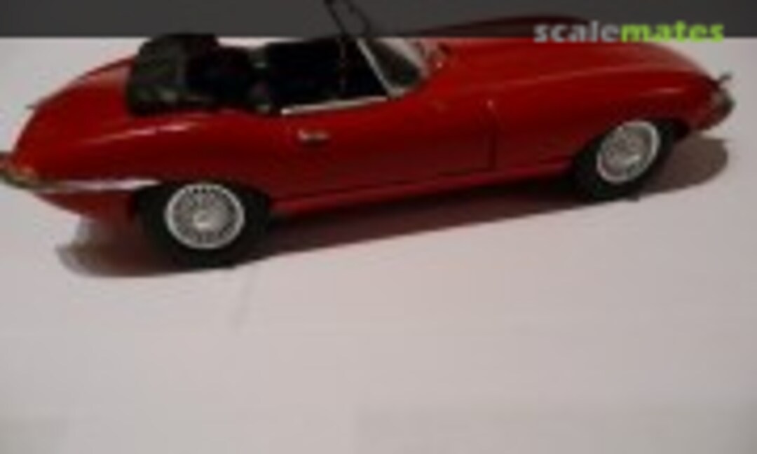 Jaguar E-Type 1:24