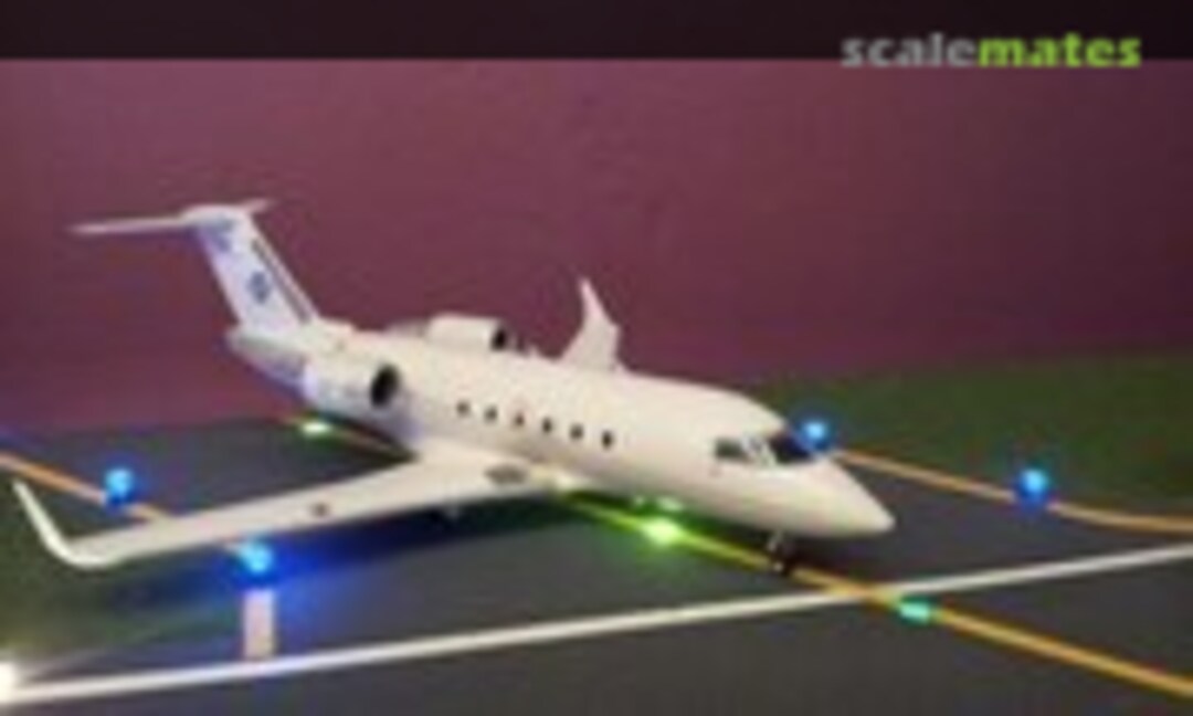 Bombardier Challenger CL 604 1:144