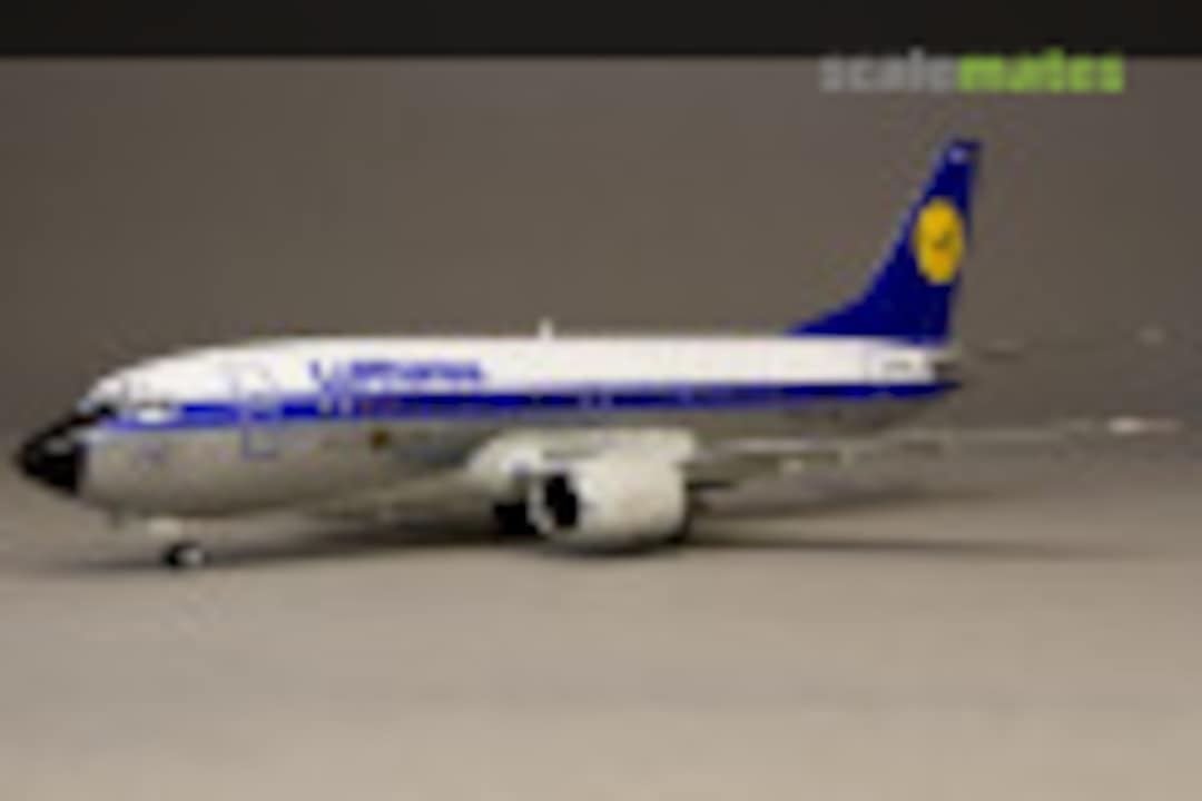 Boeing 737-300 1:144