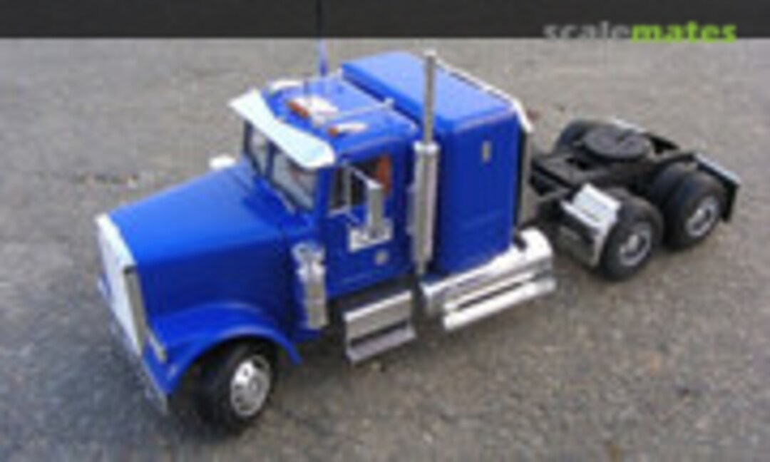 Freightliner Conventional 1:24