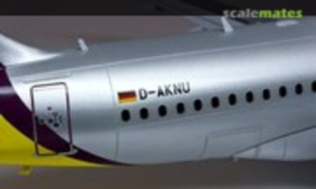 Airbus A319-112 1:144