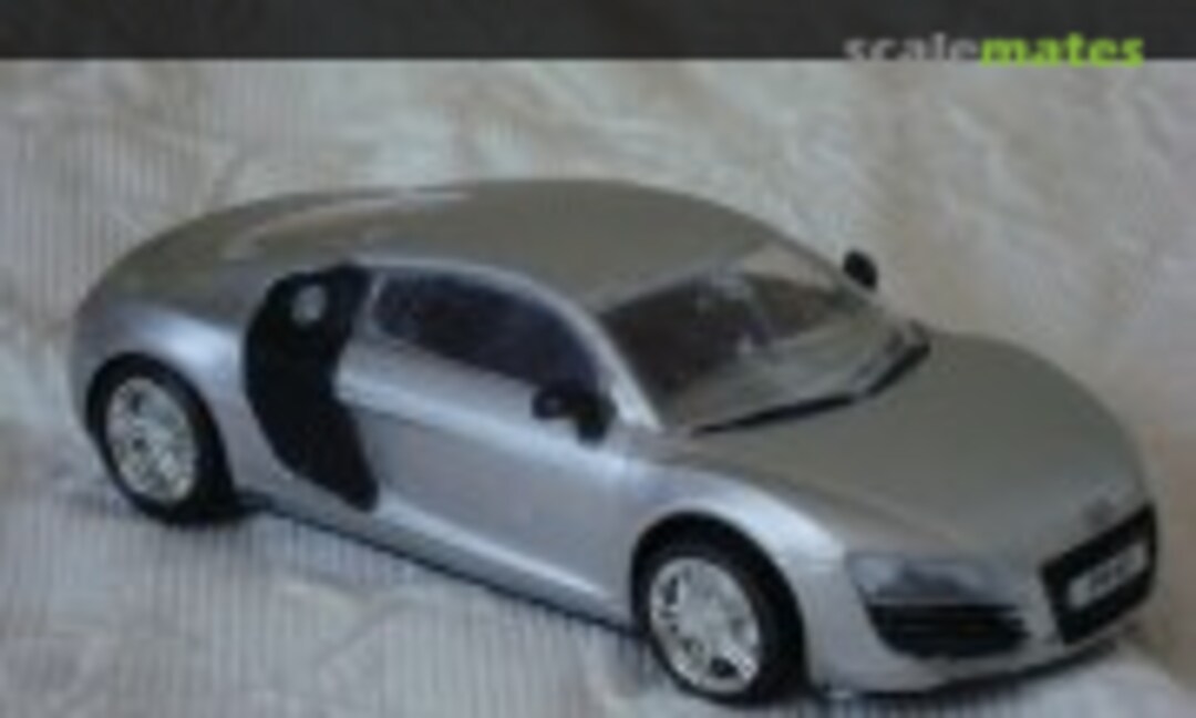 Audi R8 1:24