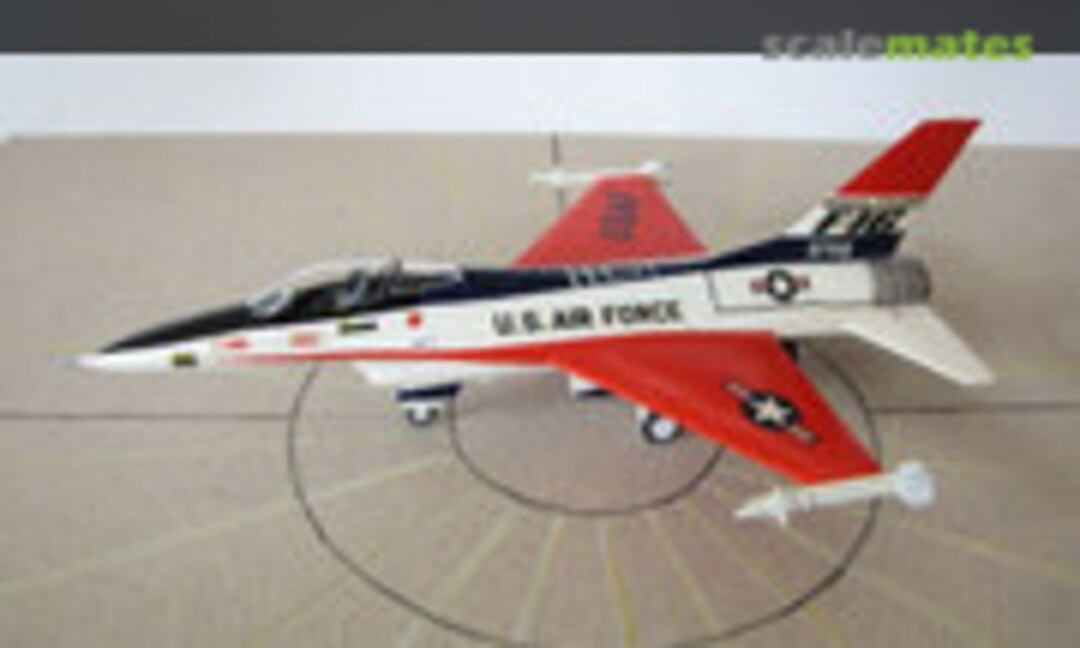 General Dynamics YF-16 Fighting Falcon 1:72