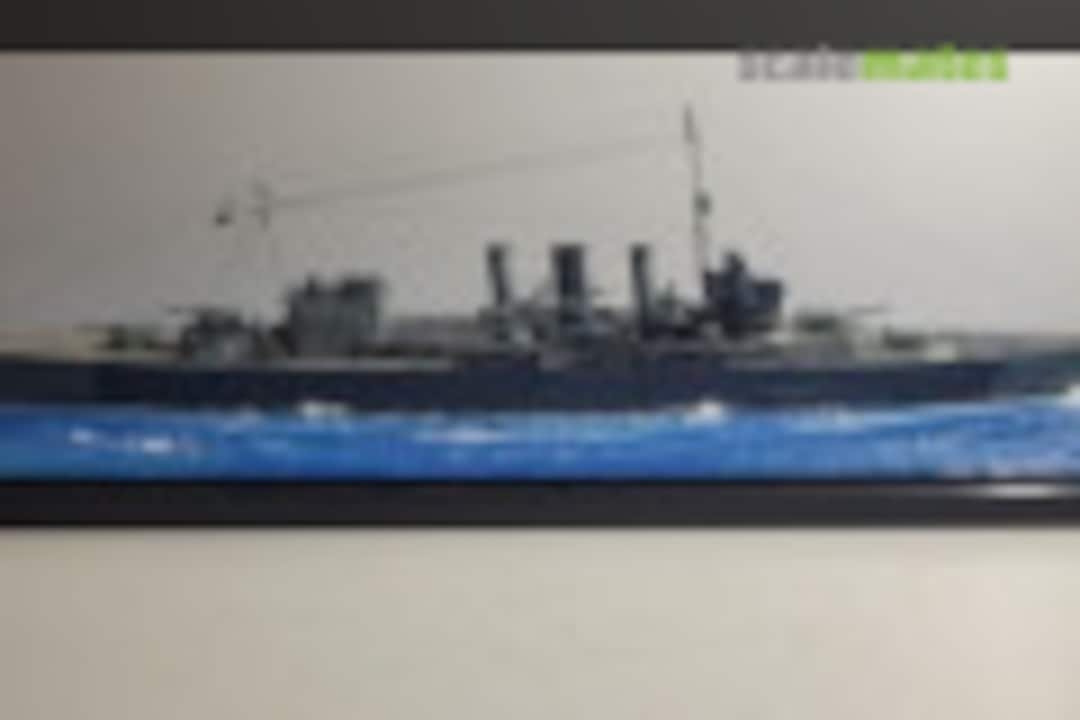 HMS Cornwall 1:700