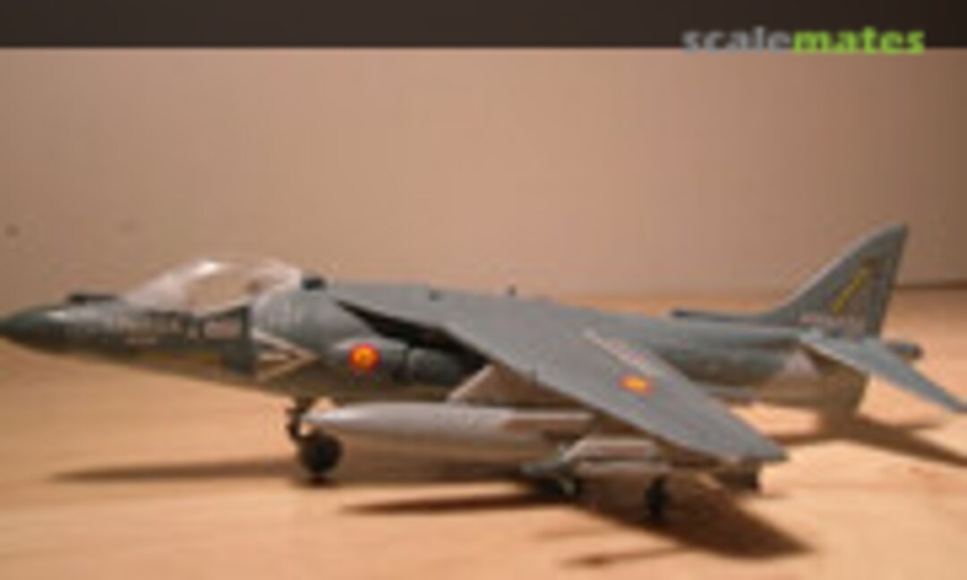 Boeing AV-8B Harrier ll Plus 1:144