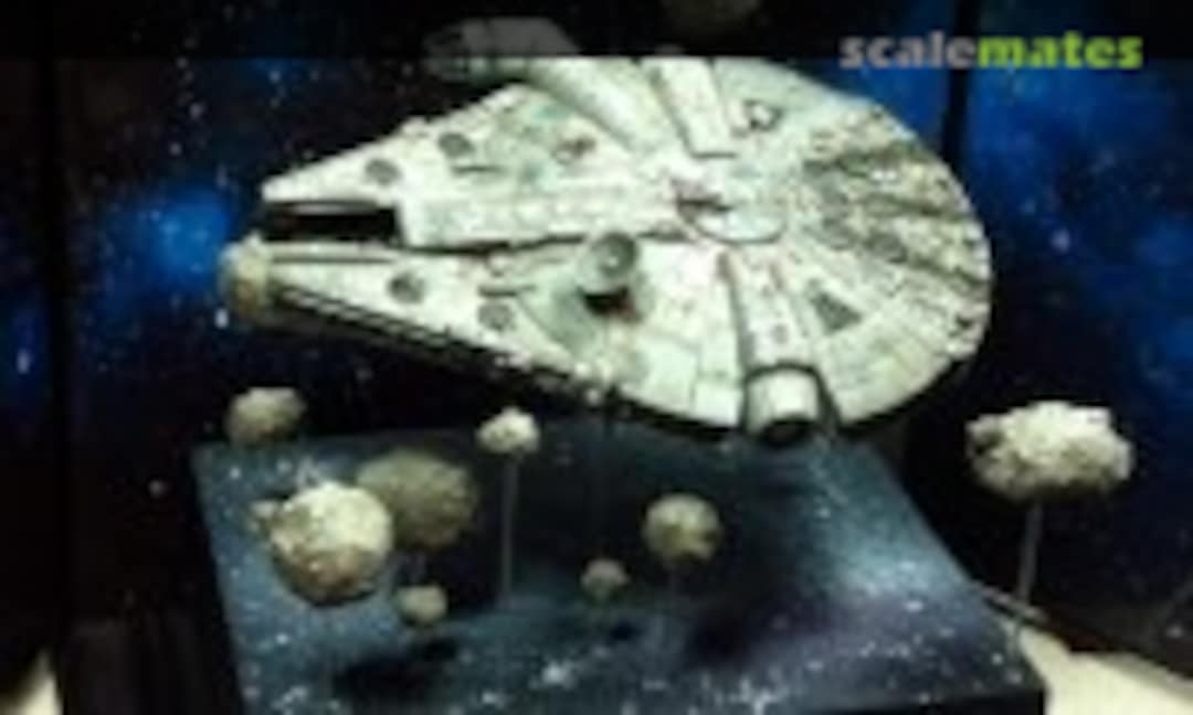 CEC YT-1300 Millennium Falcon 1:241