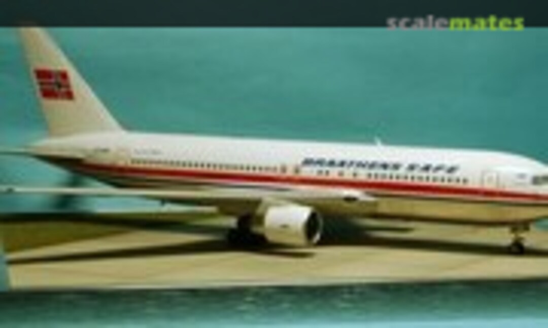 Boeing 767-205 1:144