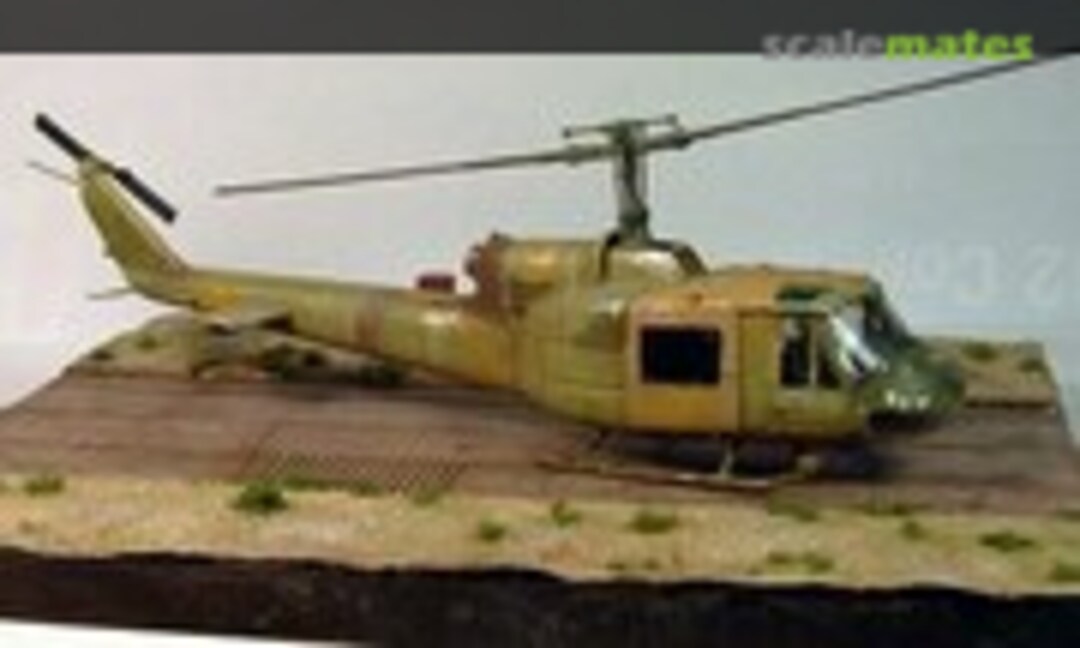 Bell UH-1B Iroquois 1:72