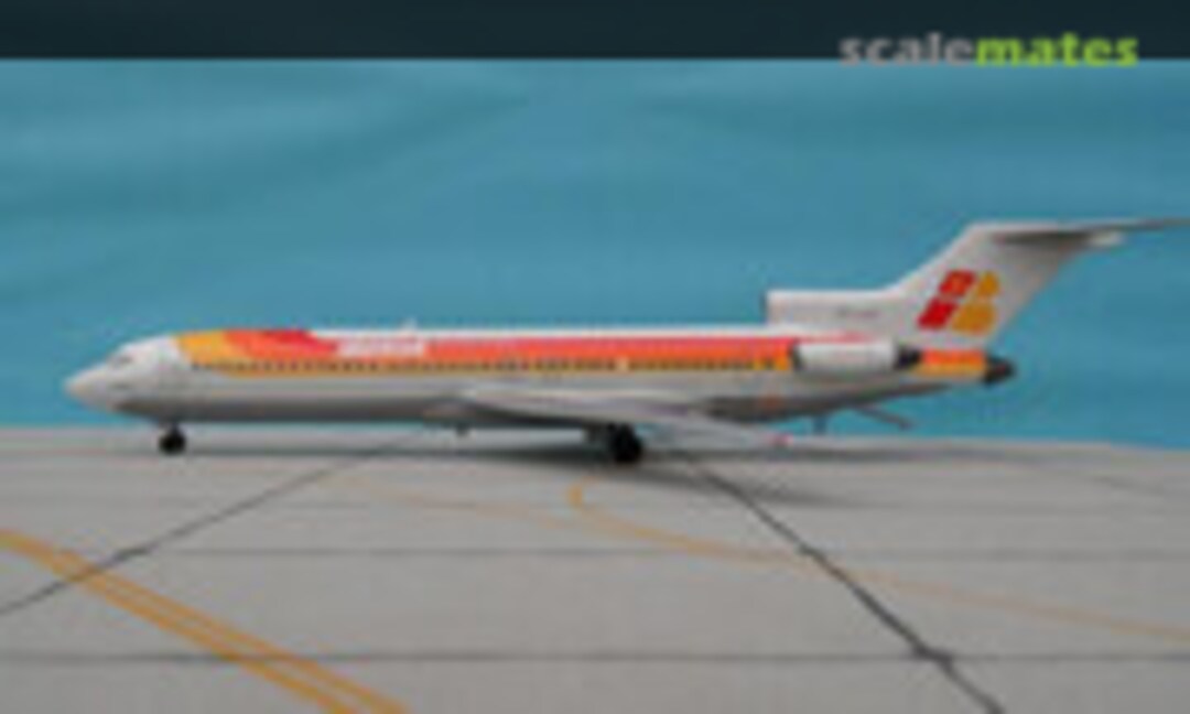 Boeing 727-200 1:144