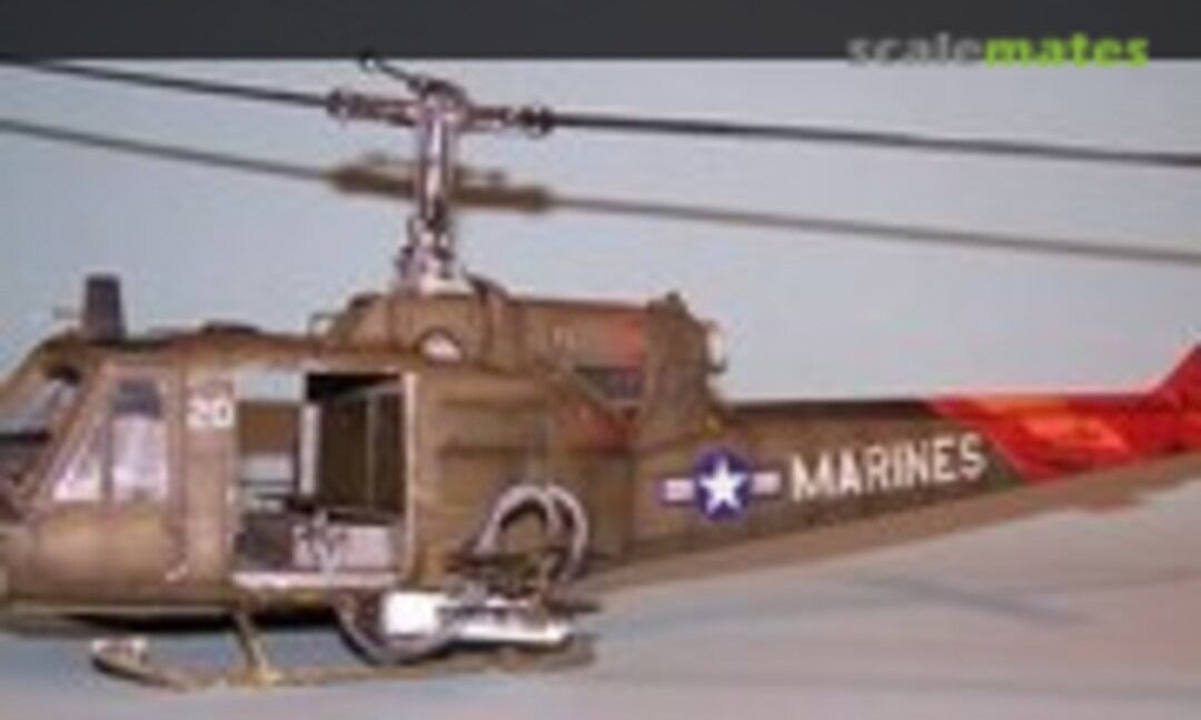 Bell UH-1B Huey 1:24