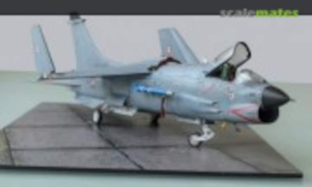 Vought F-8P Crusader 1:48