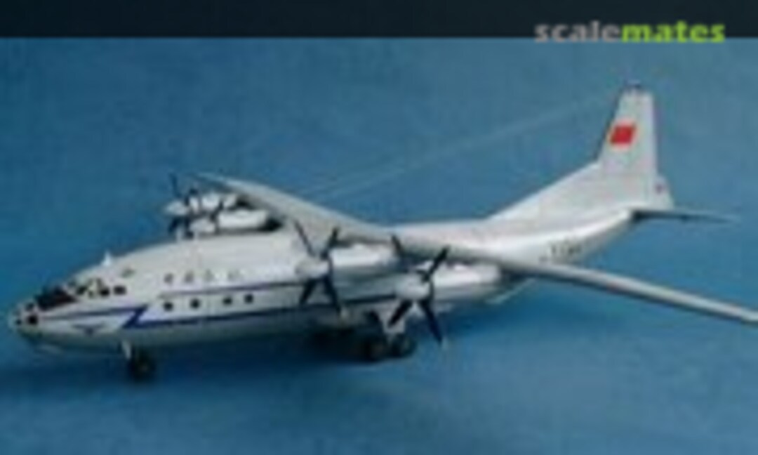 Antonov An-12 Cub 1:100