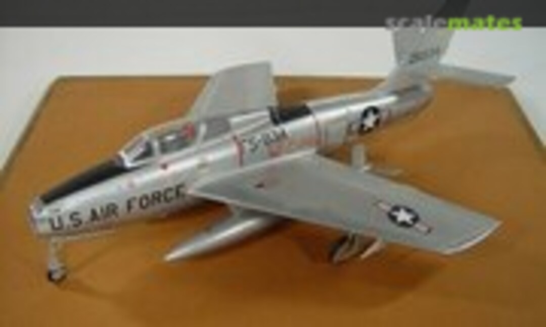 Republic F-84F Thunderstreak 1:48