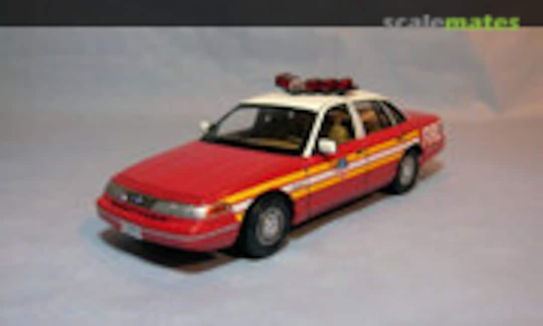 1997 Ford Crown Victoria 1:25