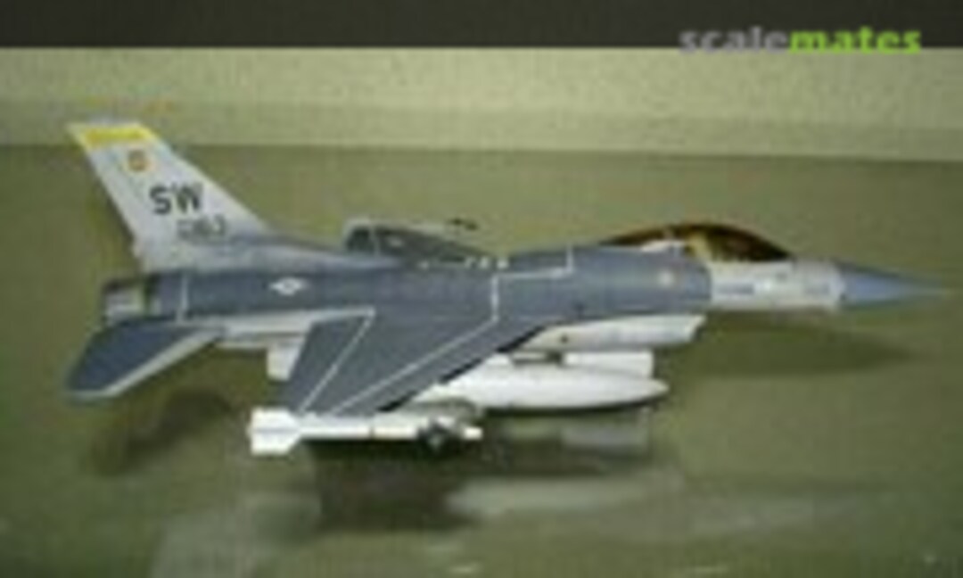 General Dynamics F-16C Fighting Falcon 1:72