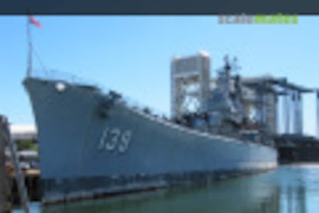 Heavy cruiser USS Salem